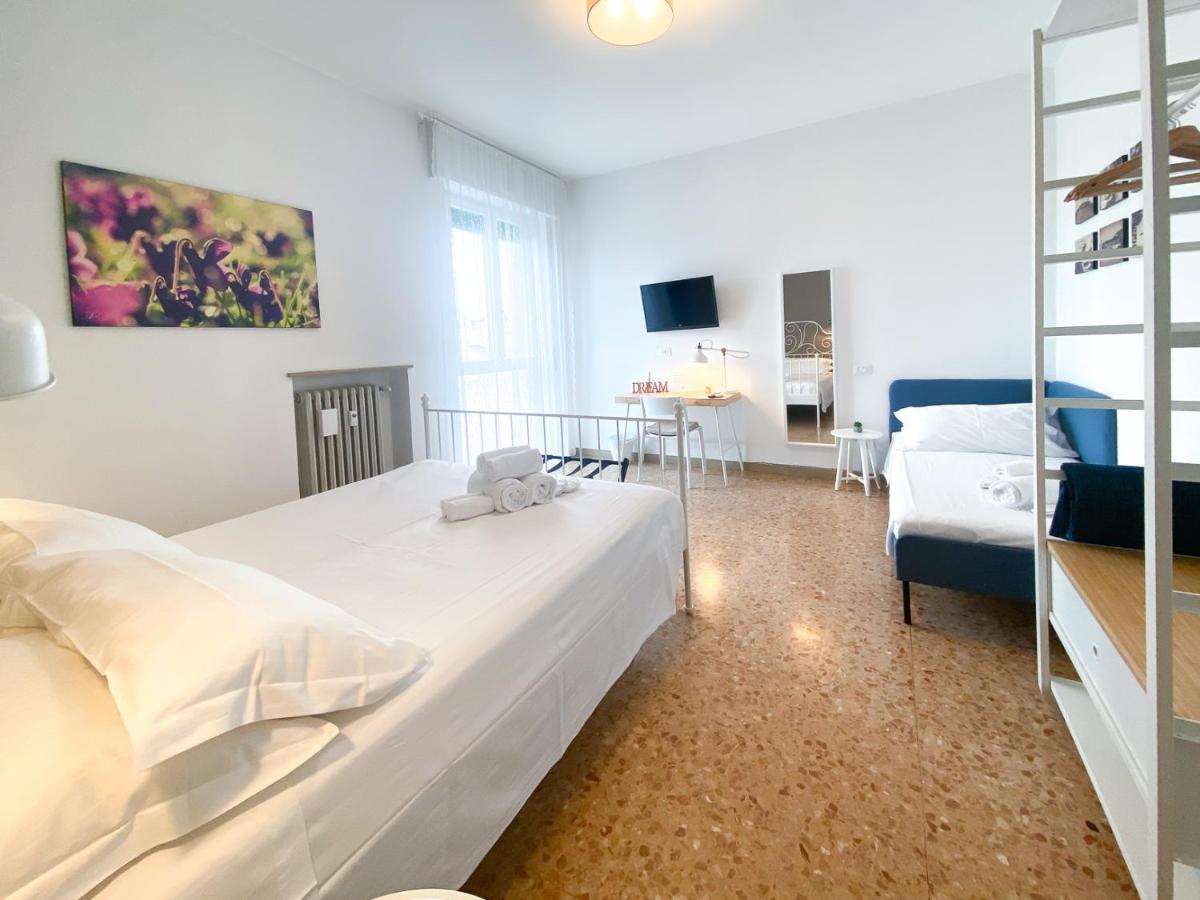 Apartment 21 *