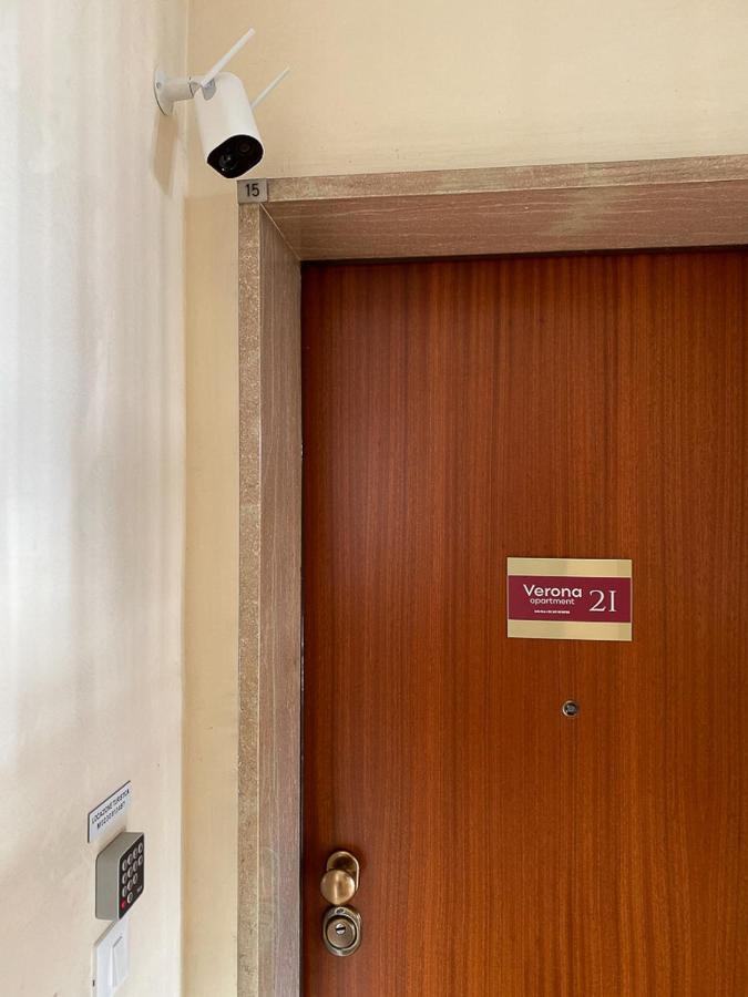 Apartment 21